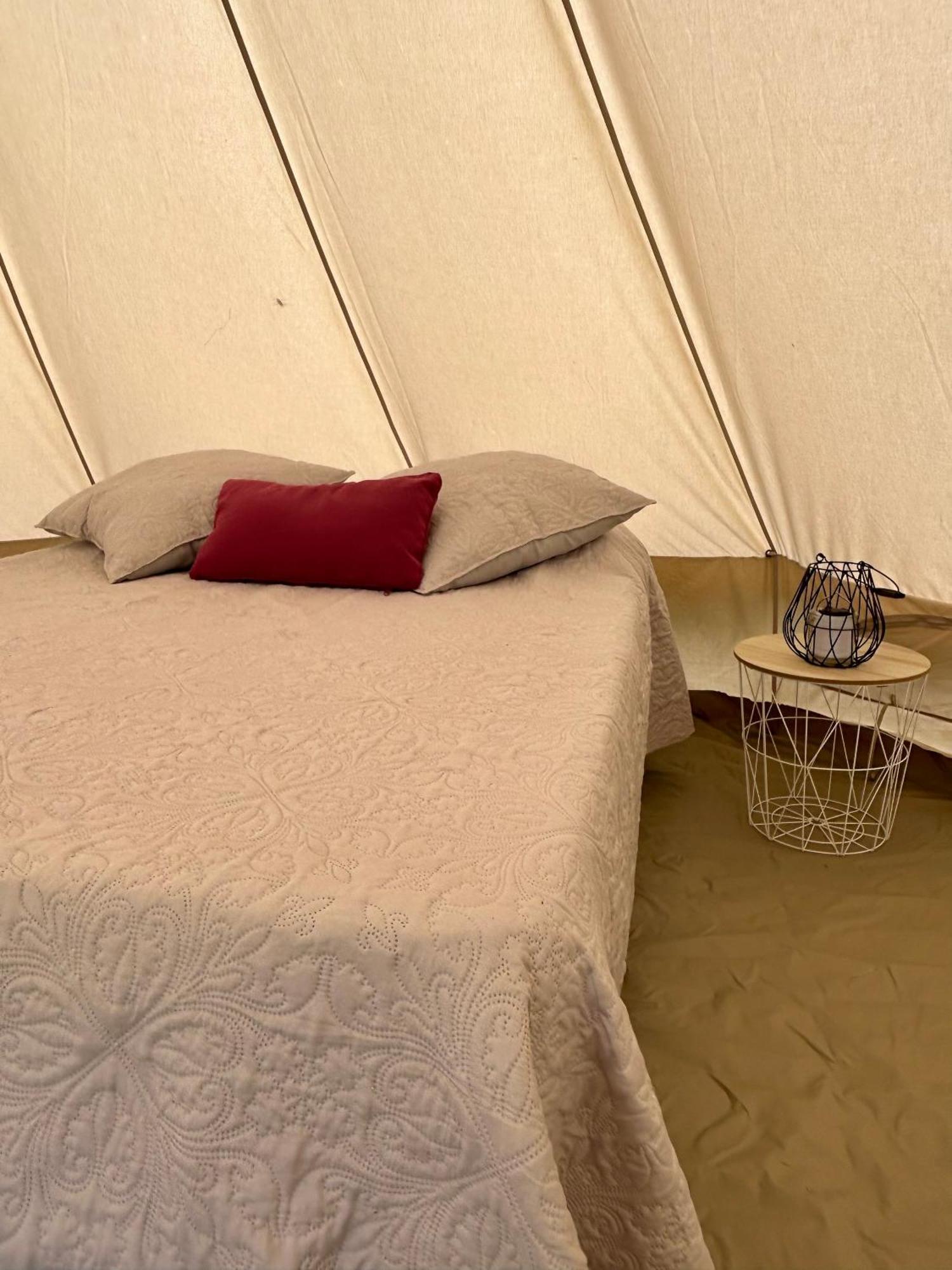 Chambre Au Jardin Tente De Charme Eguzon-Chantome Ngoại thất bức ảnh