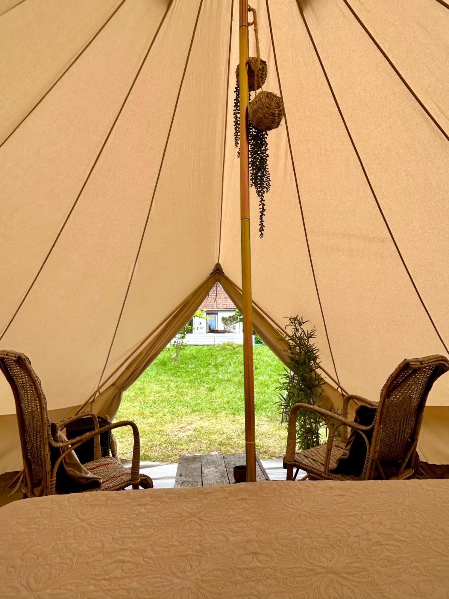 Chambre Au Jardin Tente De Charme Eguzon-Chantome Ngoại thất bức ảnh